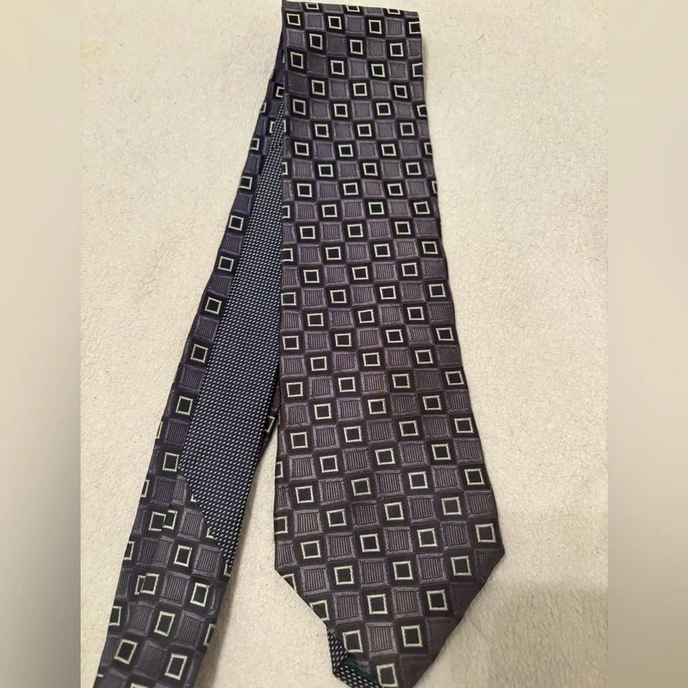 Tommy Hilfiger silk tie